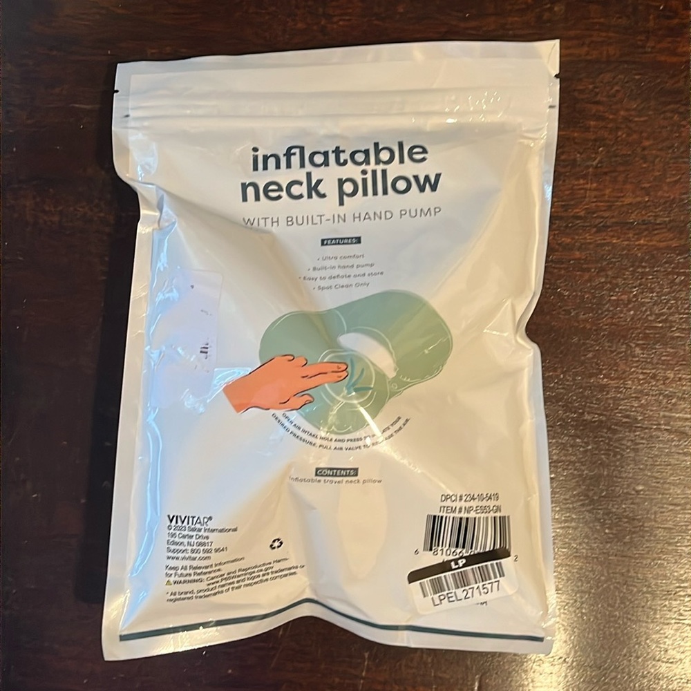 NWT Inflatable Neck Pillow With Built In Hand Pump, Green - Picture 2 of 6